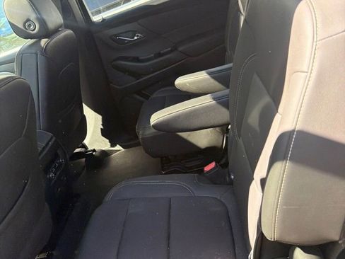 Used 2023 Chevrolet Traverse LT w/ LT Premium Package AWD/4WD image 9