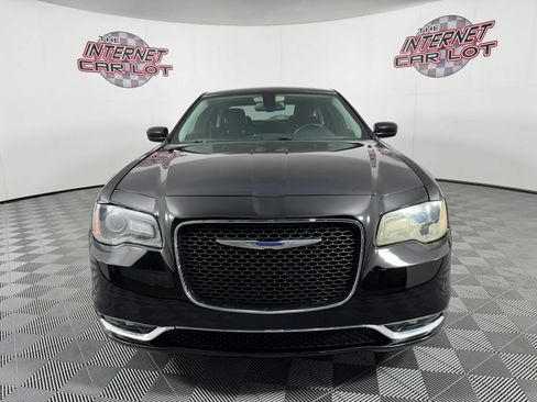 Used 2016 Chrysler 300 Limited AWD/4WD image 2