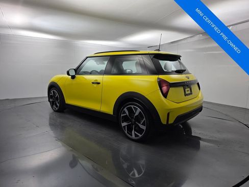 Used 2025 MINI Cooper 2-Door Hardtop FWD image 4