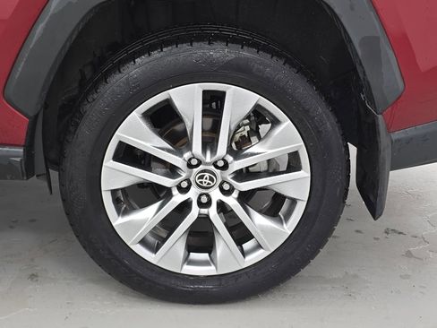Used 2022 Toyota RAV4 Limited image 32