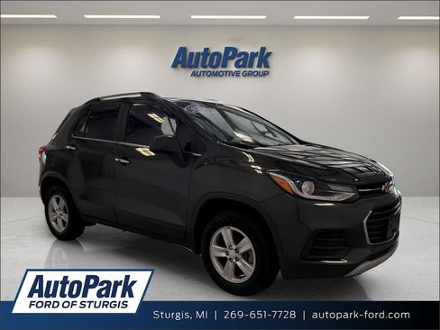 Used 2020 Chevrolet Trax LT w/ Driver Confidence Package AWD/4WD image 1