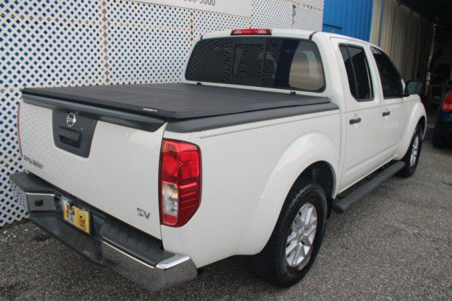 Used 2015 Nissan Frontier SV RWD image 4