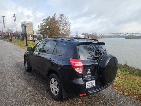 Used 2011 Toyota RAV4 4WD image 3