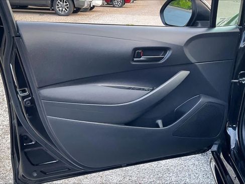 Used 2023 Toyota Corolla LE image 21