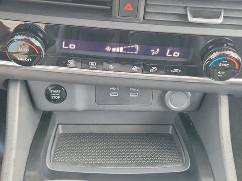 Used 2025 Nissan Rogue SV FWD image 25