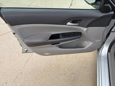 Used 2010 Honda Accord LX image 27