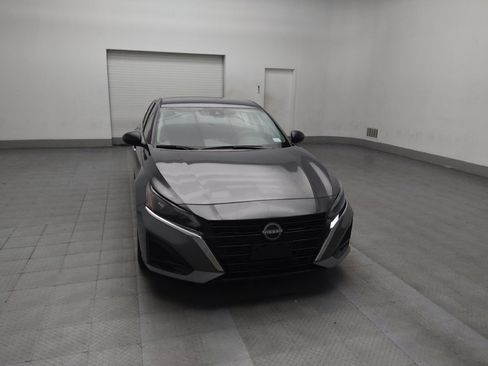 Used 2024 Nissan Altima 2.5 SV image 14