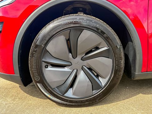 Used 2026 Tesla Model Y Long Range AWD/4WD image 35