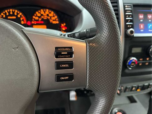 Used 2020 Nissan Frontier SV image 14