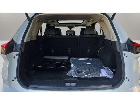 Used 2024 Nissan Rogue Platinum w/ Platinum Premium Package AWD/4WD image 31