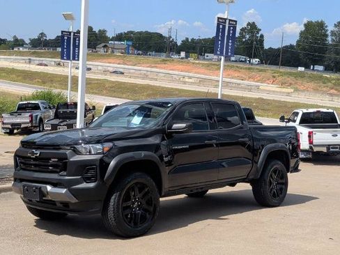 Used 2023 Chevrolet Colorado Trail Boss AWD/4WD image 8
