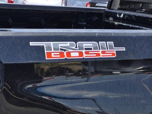 Used 2021 Chevrolet Silverado 1500 Custom Trail Boss AWD/4WD image 8