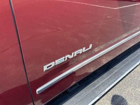 Certified 2017 GMC Yukon XL Denali w/ Open Road Package AWD/4WD image 32
