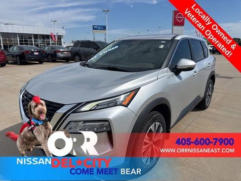 Used 2022 Nissan Rogue SV FWD image 1
