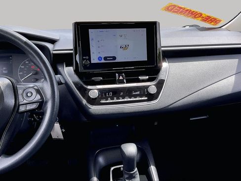 Used 2025 Toyota Corolla LE FWD image 7