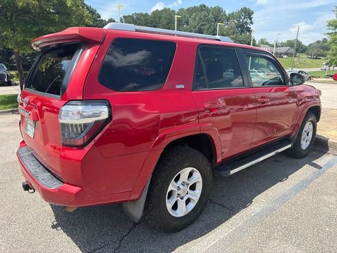 Used 2016 Toyota 4Runner SR5 AWD/4WD image 3