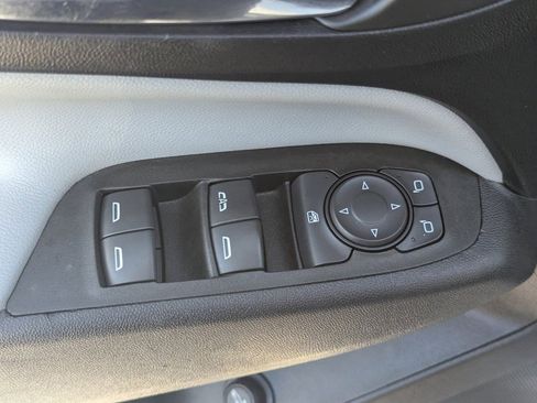 Used 2022 Chevrolet Equinox LT w/ Driver Convenience Package image 19