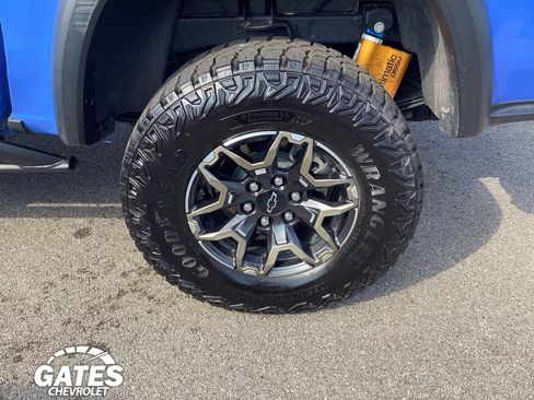 Used 2025 Chevrolet Colorado ZR2 w/ Technology Package AWD/4WD image 31