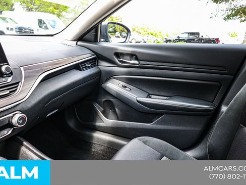 Used 2025 Nissan Altima 2.5 SV FWD image 36