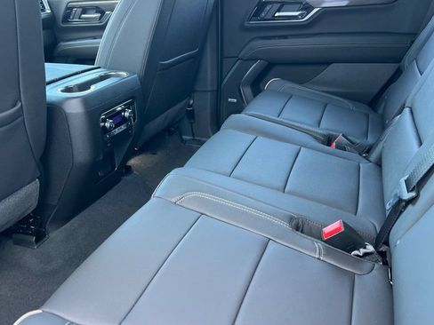 New 2026 GMC Yukon Elevation AWD/4WD image 9