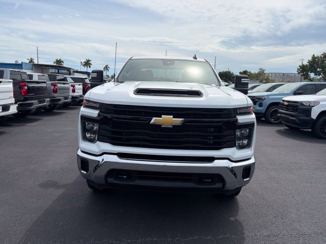 Used 2024 Chevrolet Silverado 2500 W/T w/ WT Convenience Package AWD/4WD image 2