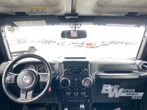 Used 2017 Jeep Wrangler Unlimited Sport image 17