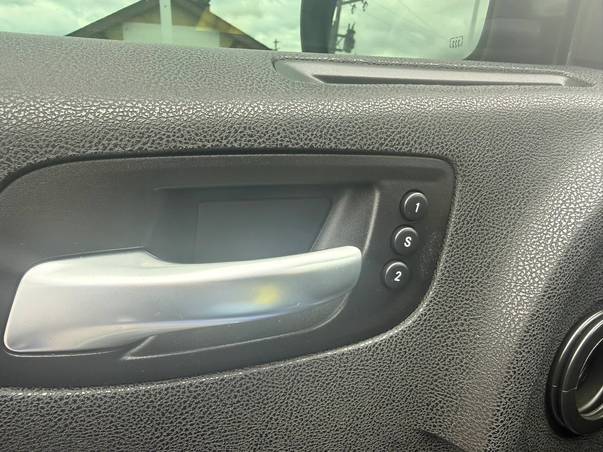 Used 2018 Dodge Charger R/T RWD image 16