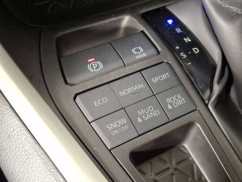 Used 2024 Toyota RAV4 LE AWD/4WD image 24