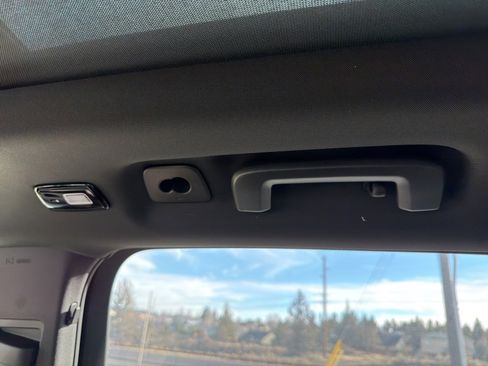 New 2026 Volvo XC90 T8 Plus w/ Protection Package Premier image 36