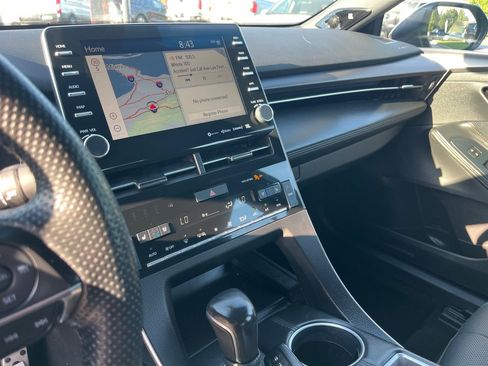 Used 2022 Toyota Avalon Touring image 11