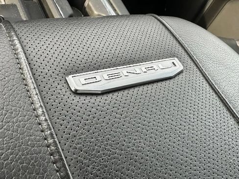 Used 2024 GMC Sierra 2500 Denali w/ Denali Reserve Package AWD/4WD image 33