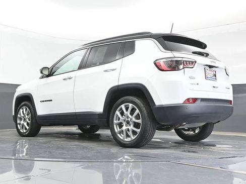 Used 2025 Jeep Compass Limited AWD/4WD image 21
