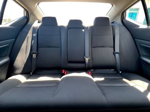 Used 2024 Nissan Altima 2.5 SV image 12