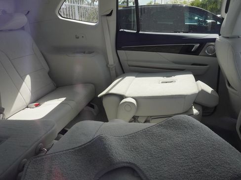 Used 2026 Buick Enclave Avenir w/ Super Cruise Package FWD image 11
