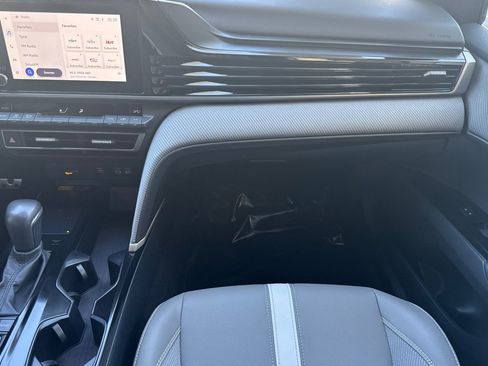 Used 2025 Toyota Camry SE image 29