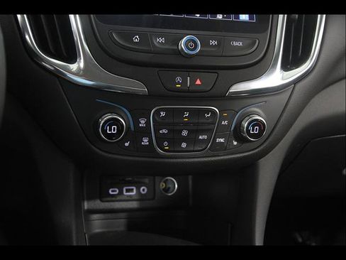 Used 2024 Chevrolet Equinox LT FWD image 14