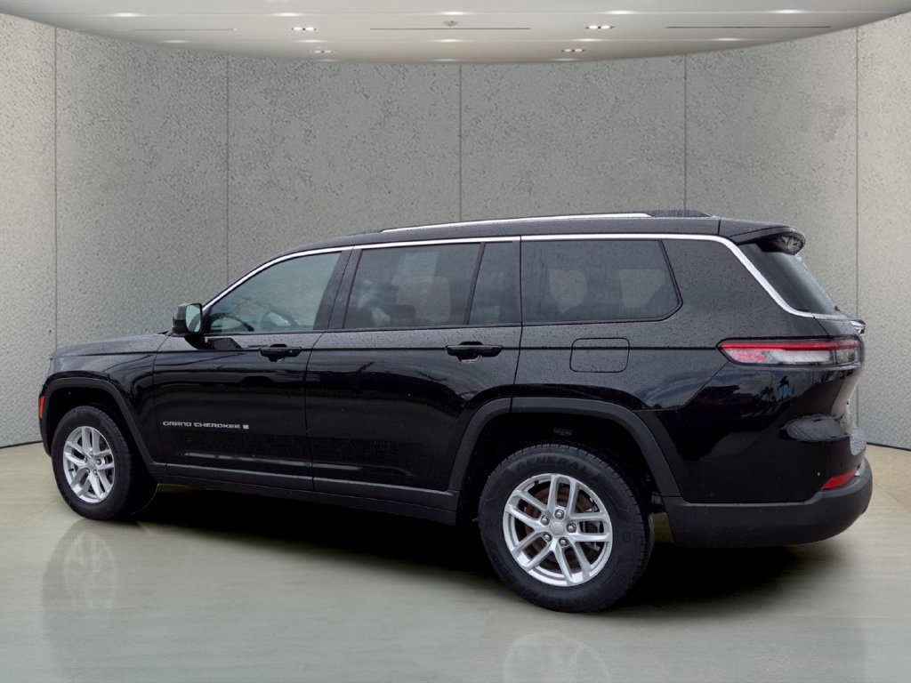 Used 2023 Jeep Grand Cherokee L Laredo AWD/4WD image 9