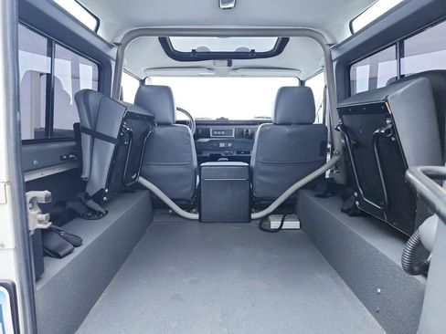 Used 1997 Land Rover Defender 90 image 29