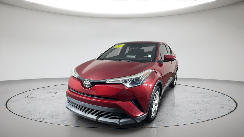 Used 2019 Toyota C-HR LE FWD image 1