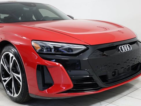 Used 2022 Audi e-tron GT Prestige image 36
