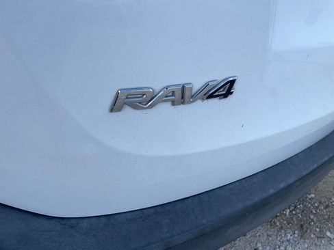 Used 2014 Toyota RAV4 XLE FWD image 8