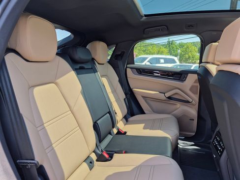 New 2026 Porsche Cayenne Coupe AWD/4WD image 25
