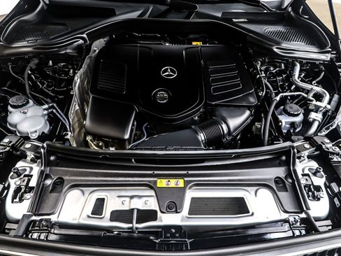 Certified 2025 Mercedes-Benz GLC 300 image 13