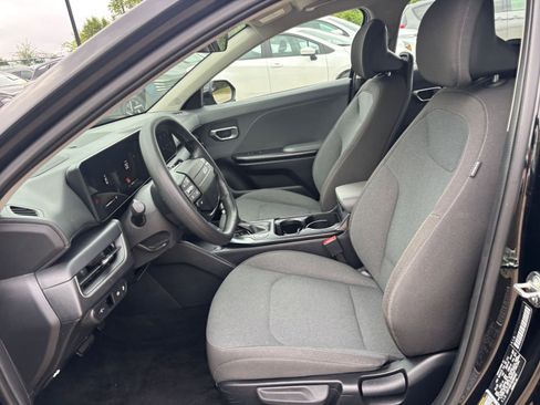 Used 2025 Kia K4 LXS image 25
