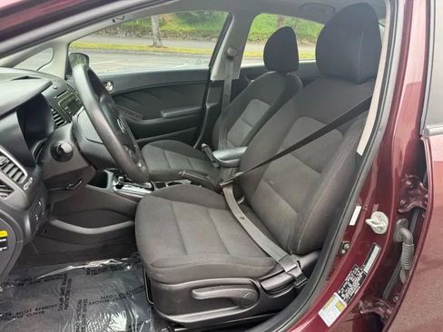 Used 2018 Kia Forte LX image 10