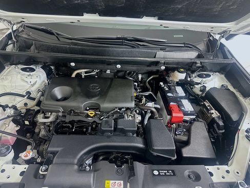 Certified 2025 Toyota RAV4 LE FWD image 29