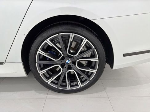 Used 2022 BMW 750i xDrive w/ Luxury Rear Seating Package AWD/4WD image 44