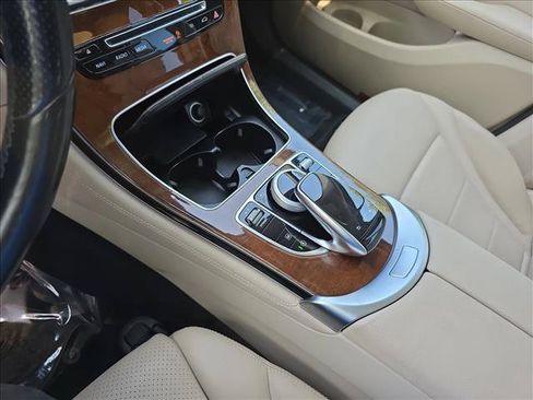 Used 2016 Mercedes-Benz GLC 300 4MATIC image 25