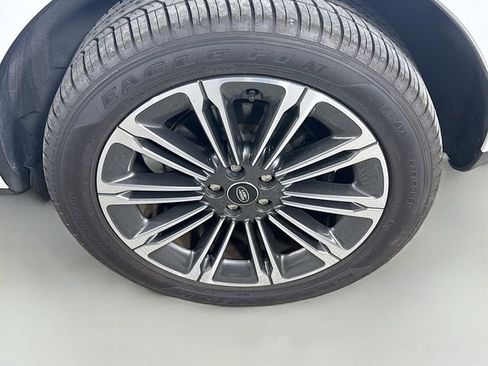 Certified 2026 Land Rover Range Rover Evoque S AWD/4WD image 33