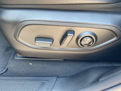 Used 2024 Jeep Grand Cherokee L Altitude RWD image 22